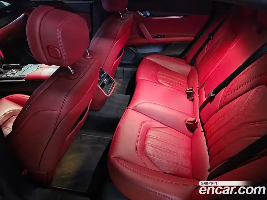 Maserati Quattroporte 2017 3.0 гидро в Москве № 331128, фото 12