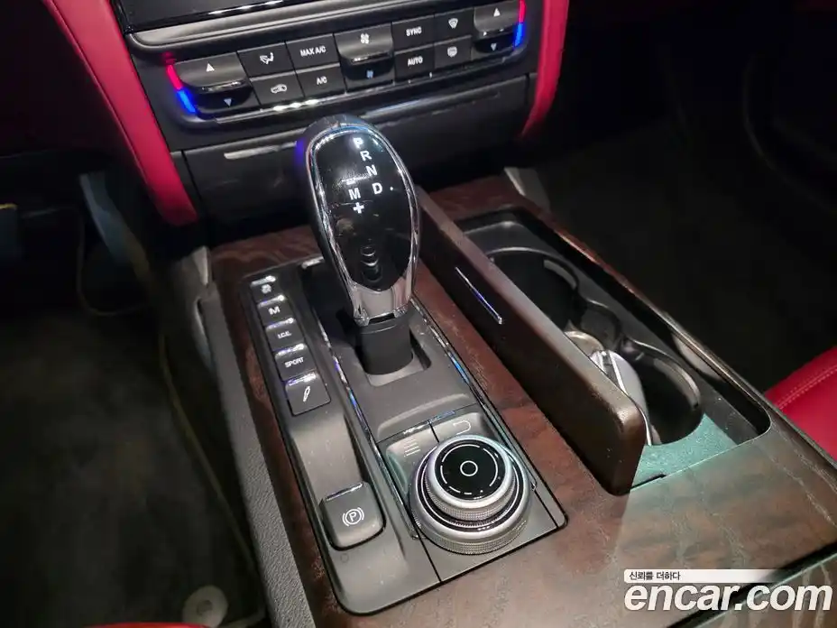 Maserati Quattroporte 2017 3.0 гидро в Москве № 331128, фото 9