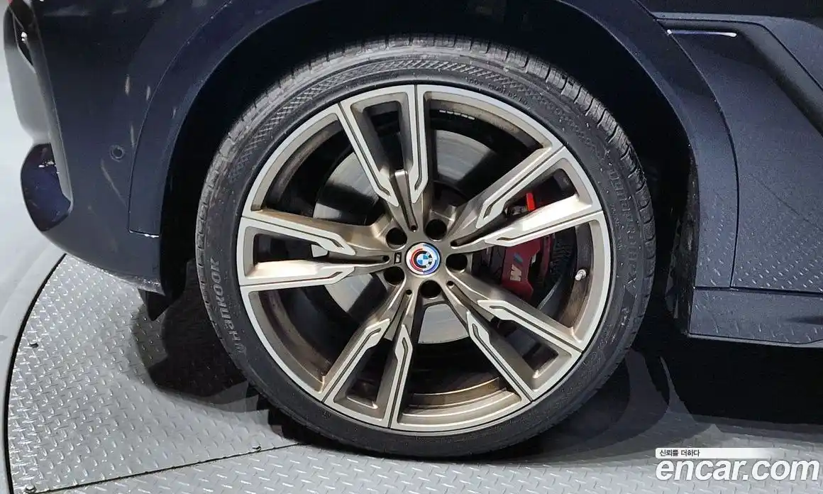 BMW X6 2023 4.4 гидро в Москве № 403983, фото 19