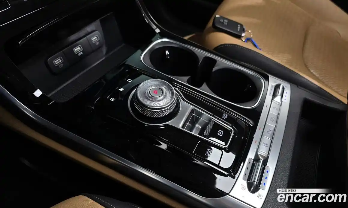 Kia Canival 2023 2.2 Автомат в Москве № 758727, фото 9