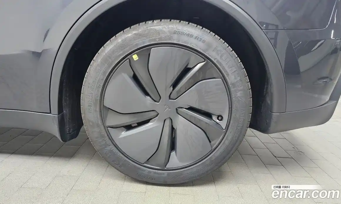 Tesla Model Y 2025 0.2 гидро в Москве № 766446, фото 5