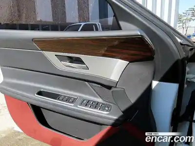 Jaguar XF 2018 2.0 гидро в Москве № 803443, миниатюра 12