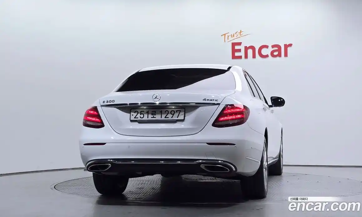 Mercedes-Benz E-Class 2020 2.0 гидро, фото 4
