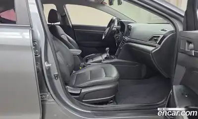 Hyundai Avante 2017 1.6 механика в Москве № 926928, миниатюра 11