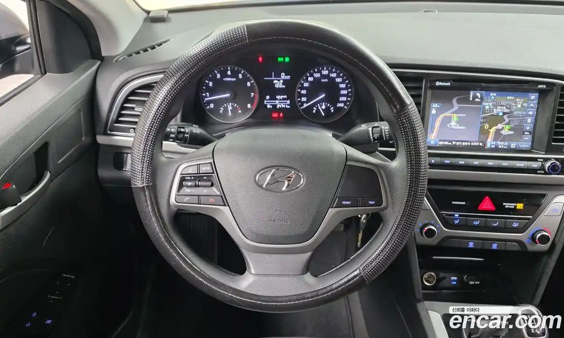 Hyundai Avante 2017 1.6 механика в Москве № 926928, фото 13