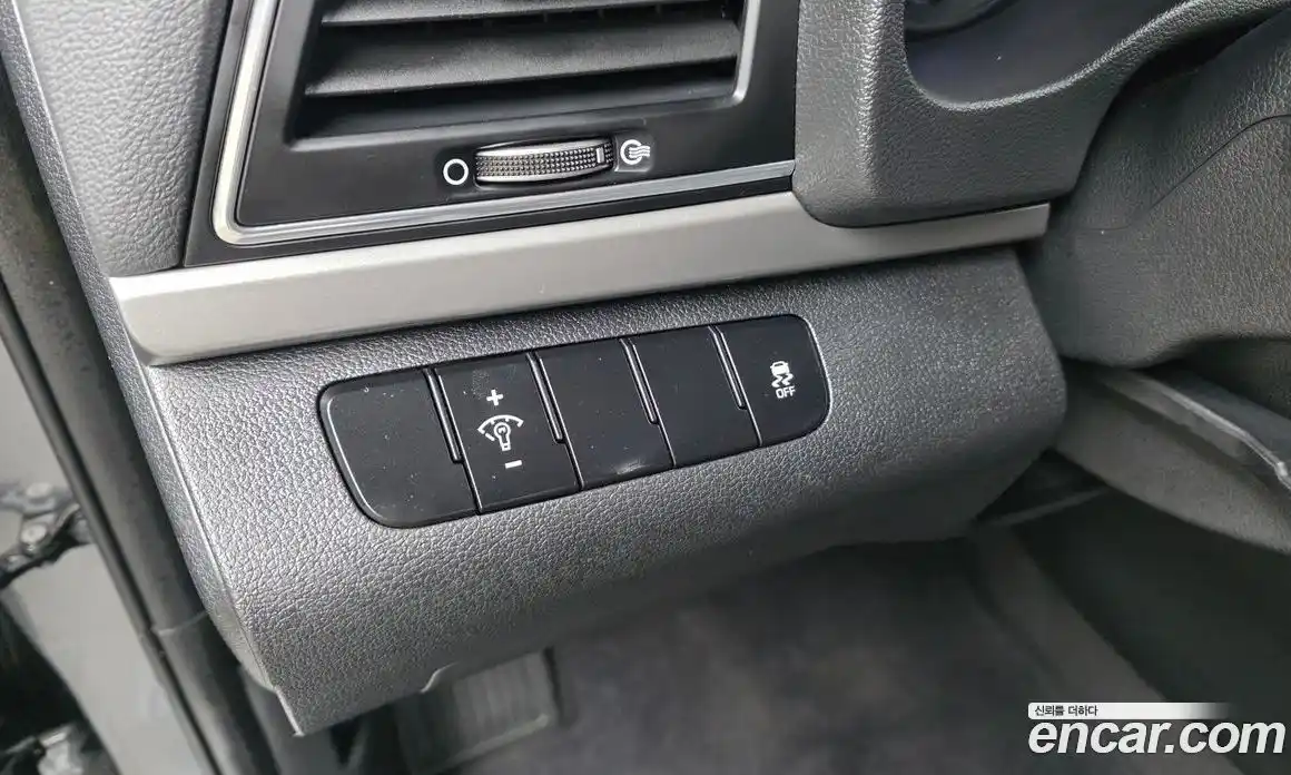 Hyundai Avante 2017 1.6 механика в Москве № 926928, фото 15