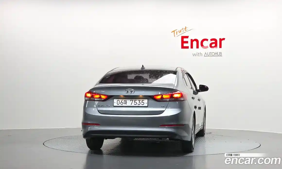 Hyundai Avante 2017 1.6 механика в Москве № 926928, фото 4
