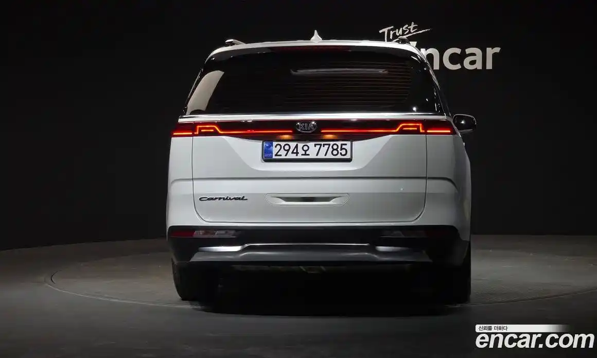 Kia Canival 2021 2.2 Автомат в Москве № 929005, фото 4