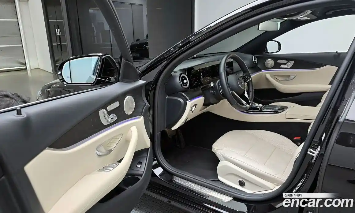 Mercedes-Benz E-Class 2023 2.0 гидро, фото 11