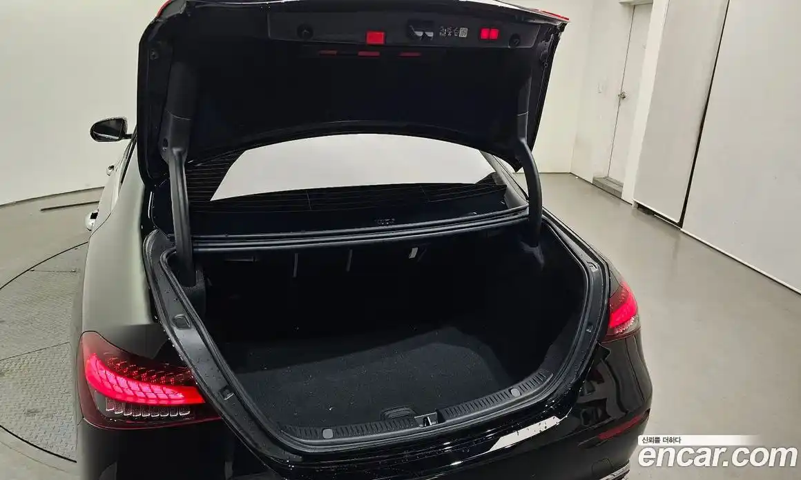 Mercedes-Benz E-Class 2023 2.0 гидро, фото 20