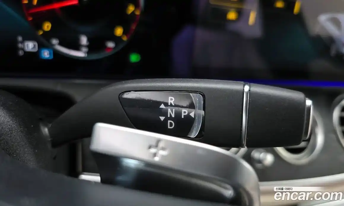 Mercedes-Benz E-Class 2023 2.0 гидро, фото 9