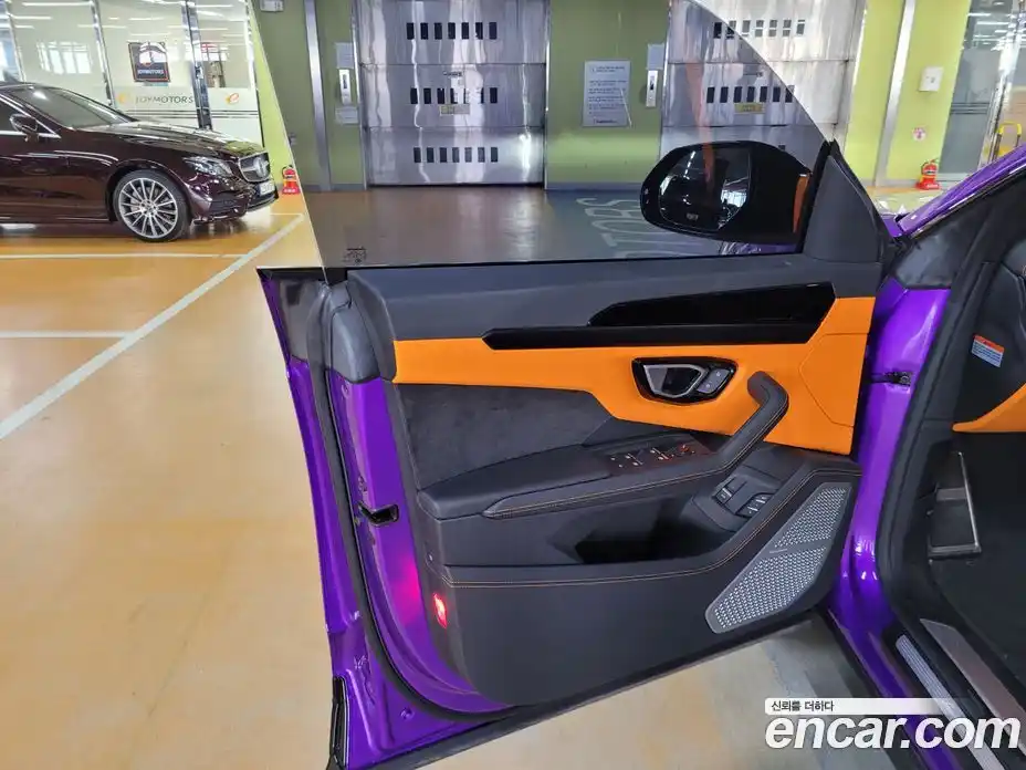 Lamborghini Urus 2024 4.0 гидро в Москве № 1015972, фото 9