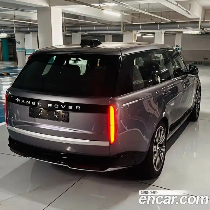 Land Rover Range-Rover 2026 4.4 гидро в Москве № 1085166, фото 3
