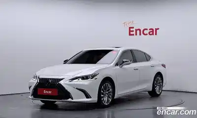 Lexus ES, 2023