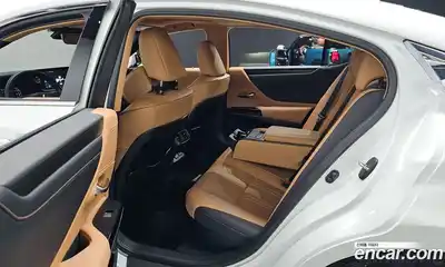 Lexus ES 2023 2.5 гидро в Москве № 168082, миниатюра 11