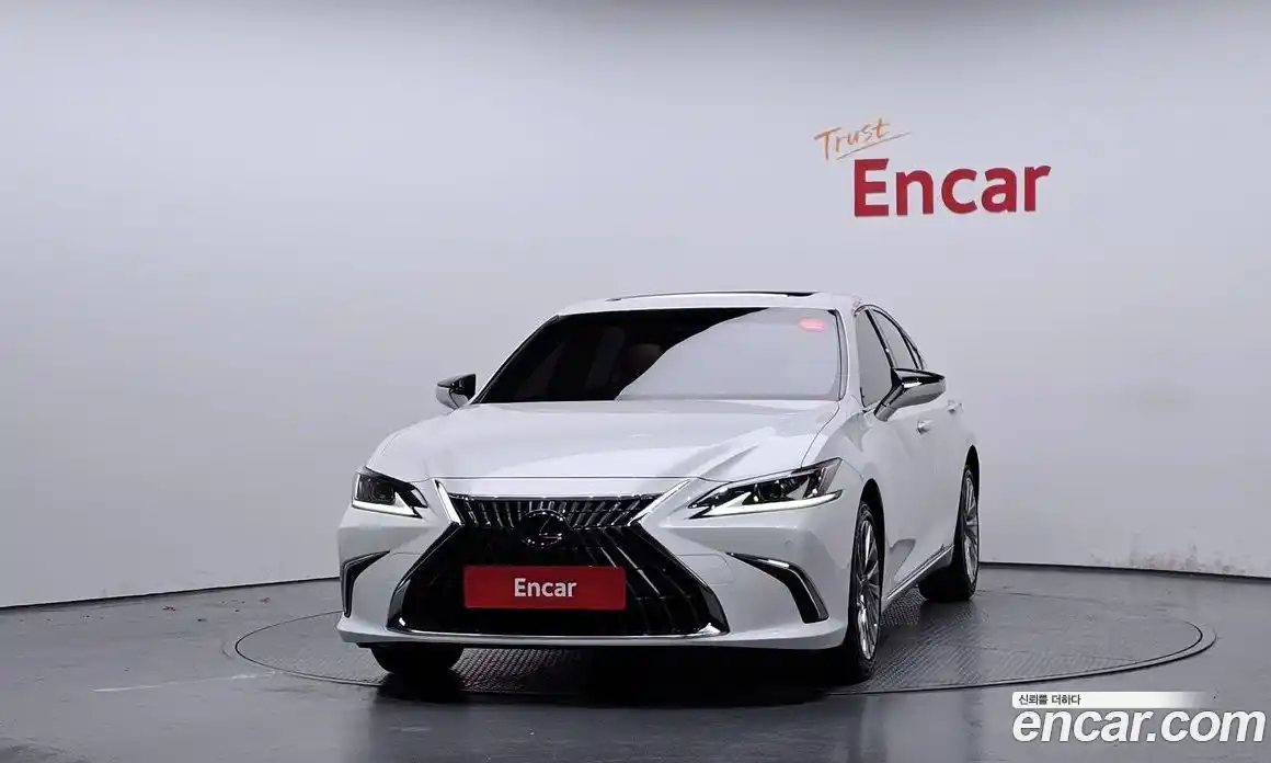 Lexus ES 2023 2.5 гидро в Москве № 168082, фото 3