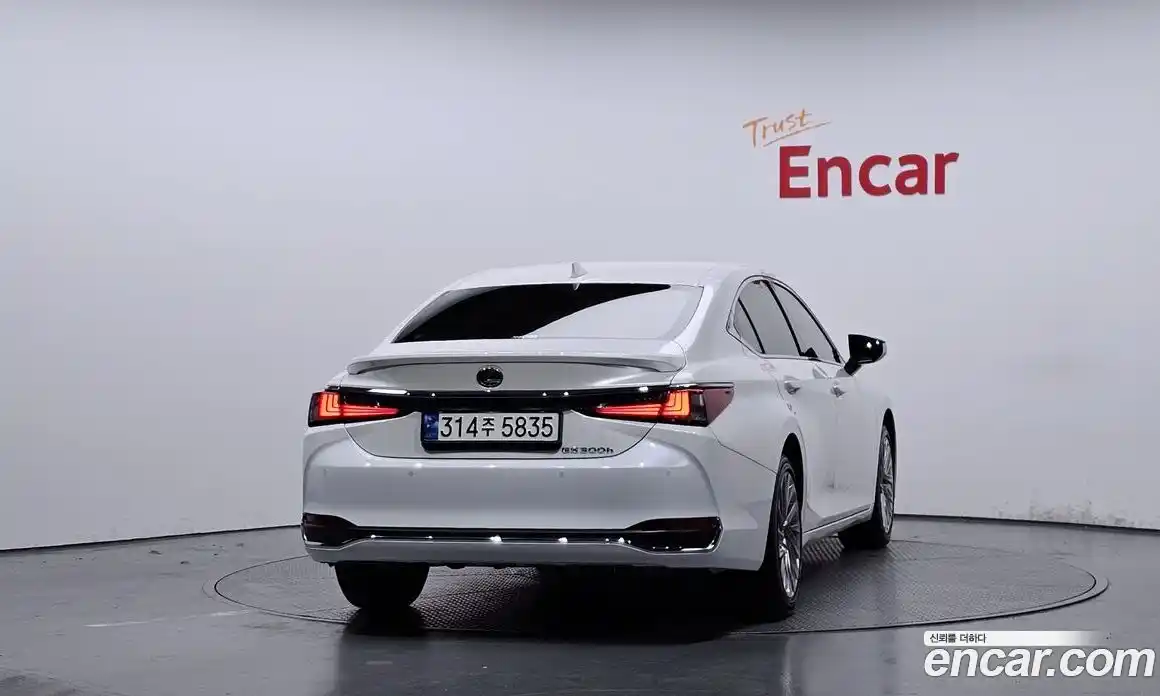 Lexus ES 2023 2.5 гидро в Москве № 168082, фото 4