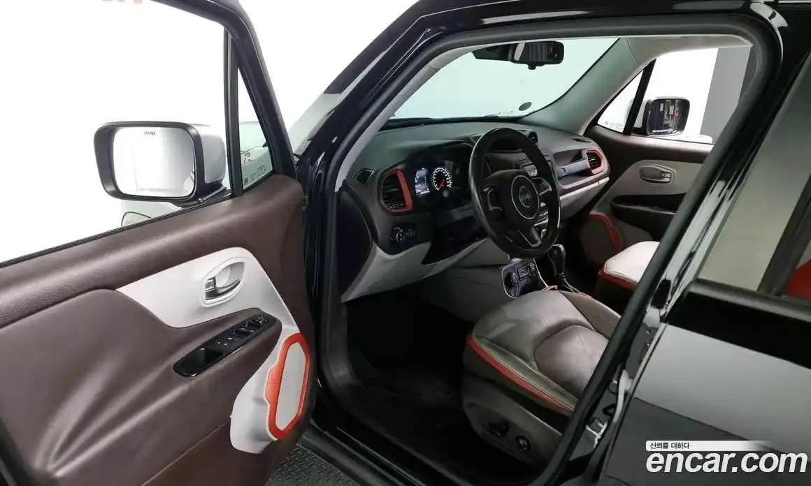 Jeep Renegade 2016 2.0 гидро в Москве № 169852, фото 11