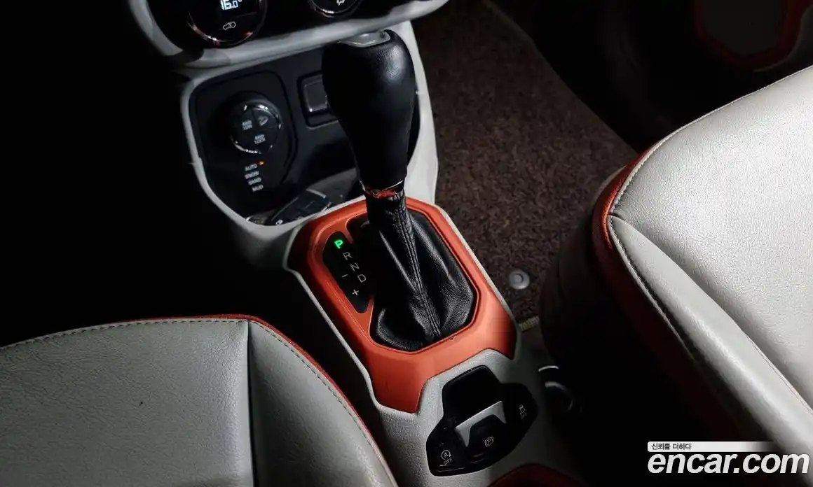 Jeep Renegade 2016 2.0 гидро в Москве № 169852, фото 9