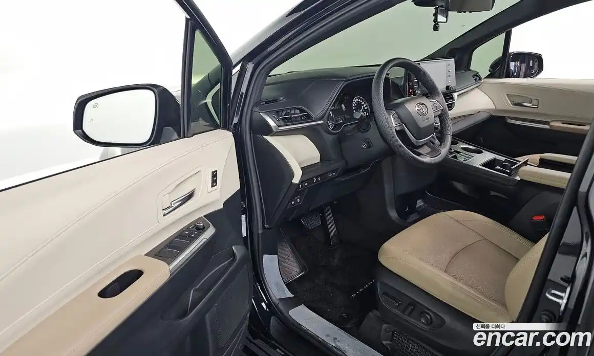 Toyota Sienna 2024 2.5 гидро в Москве № 170123, фото 11