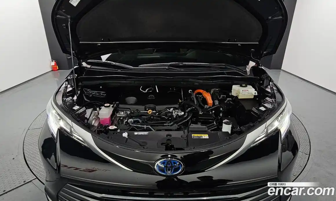 Toyota Sienna 2024 2.5 гидро в Москве № 170123, фото 6