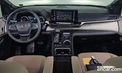 Toyota Sienna 2024 2.5 гидро в Москве № 170123, миниатюра 7