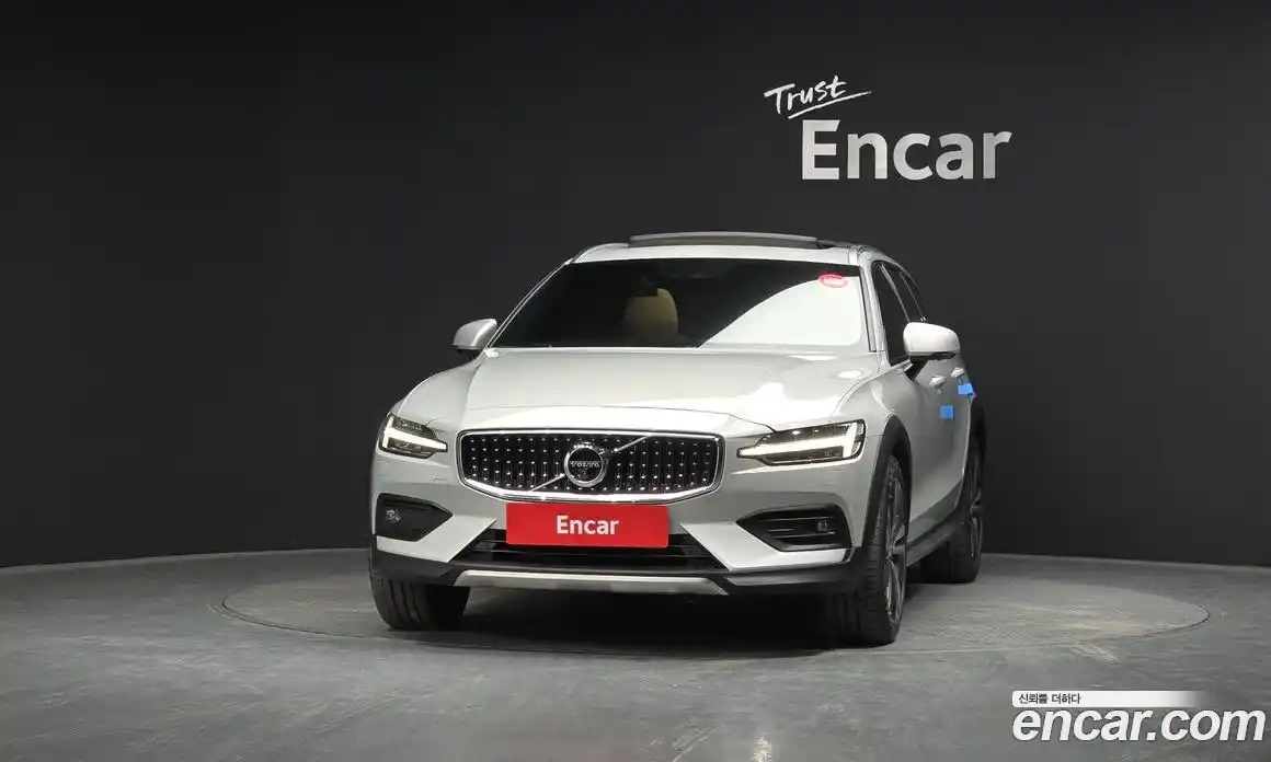 Volvo V60 2021 2.0 гидро в Москве № 196917, фото 3