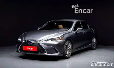 Lexus ES, 2021