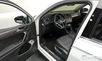 Volkswagen Tiguan 2022 2.0 гидро в Москве № 198969, миниатюра 11