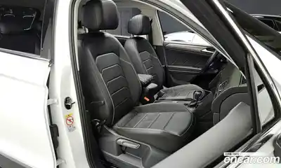 Volkswagen Tiguan 2022 2.0 гидро в Москве № 198969, миниатюра 10