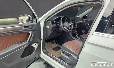 Volkswagen Tiguan 2023 2.0 гидро в Москве № 198981, миниатюра 11