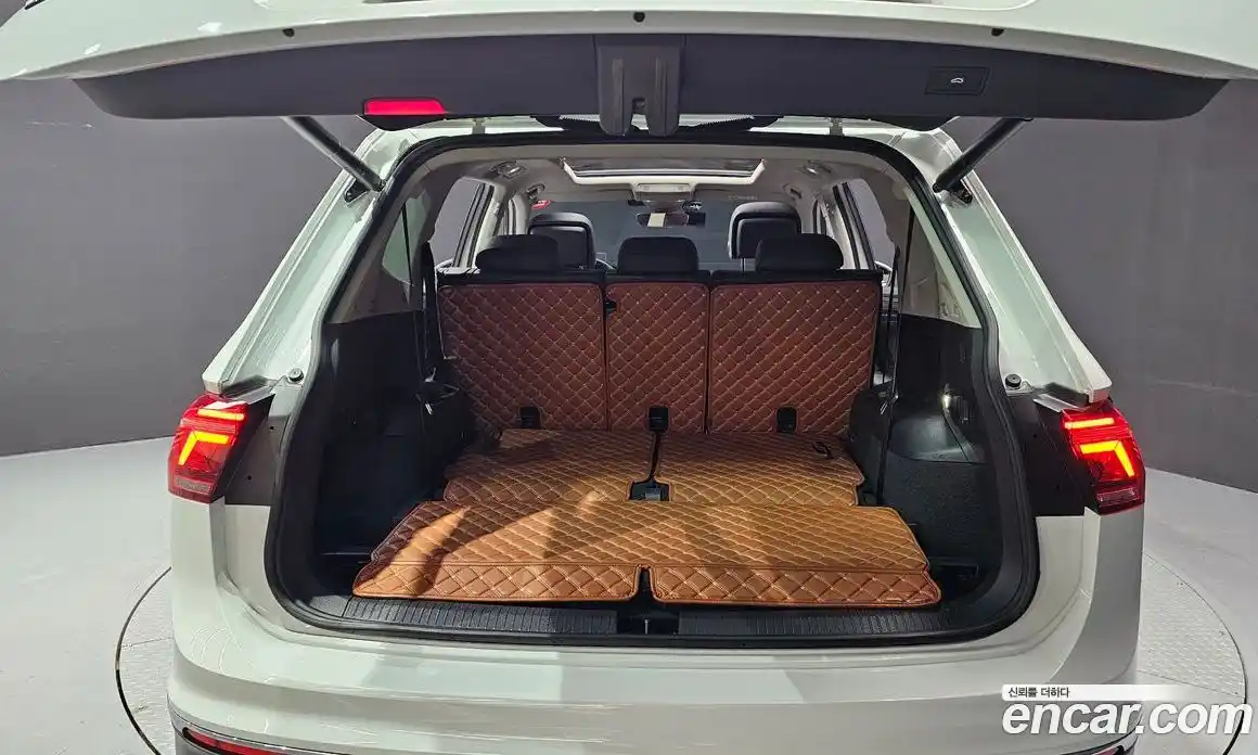 Volkswagen Tiguan 2023 2.0 гидро в Москве № 198981, фото 20