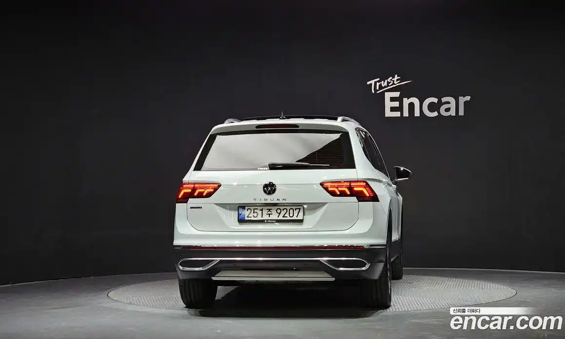 Volkswagen Tiguan 2023 2.0 гидро в Москве № 198981, фото 4