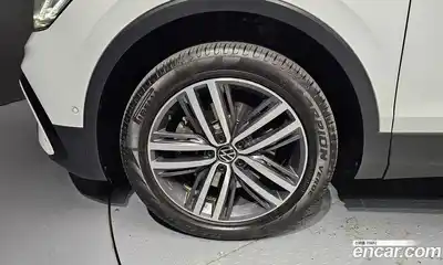 Volkswagen Tiguan 2023 2.0 гидро в Москве № 198981, миниатюра 5