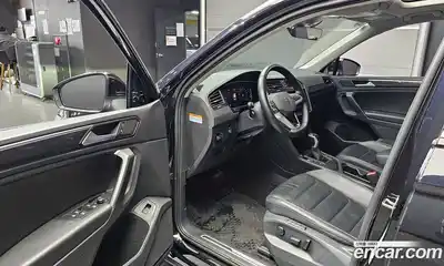 Volkswagen Tiguan 2023 2.0 гидро в Москве № 199040, миниатюра 11