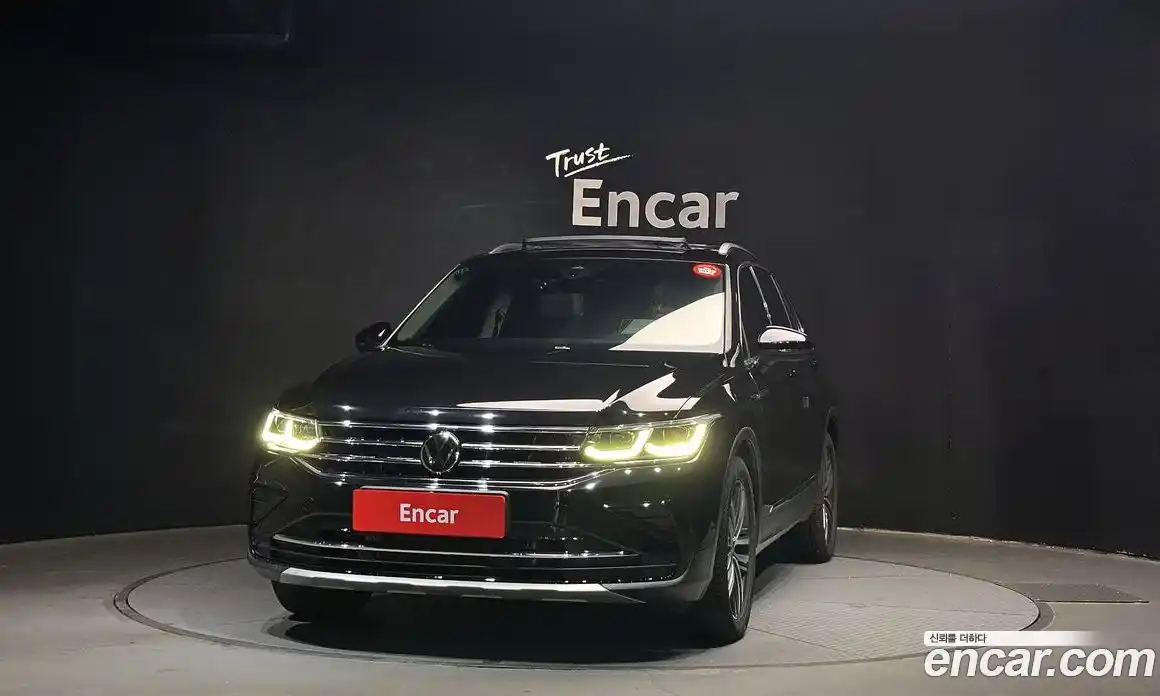 Volkswagen Tiguan 2023 2.0 гидро в Москве № 199040, фото 3