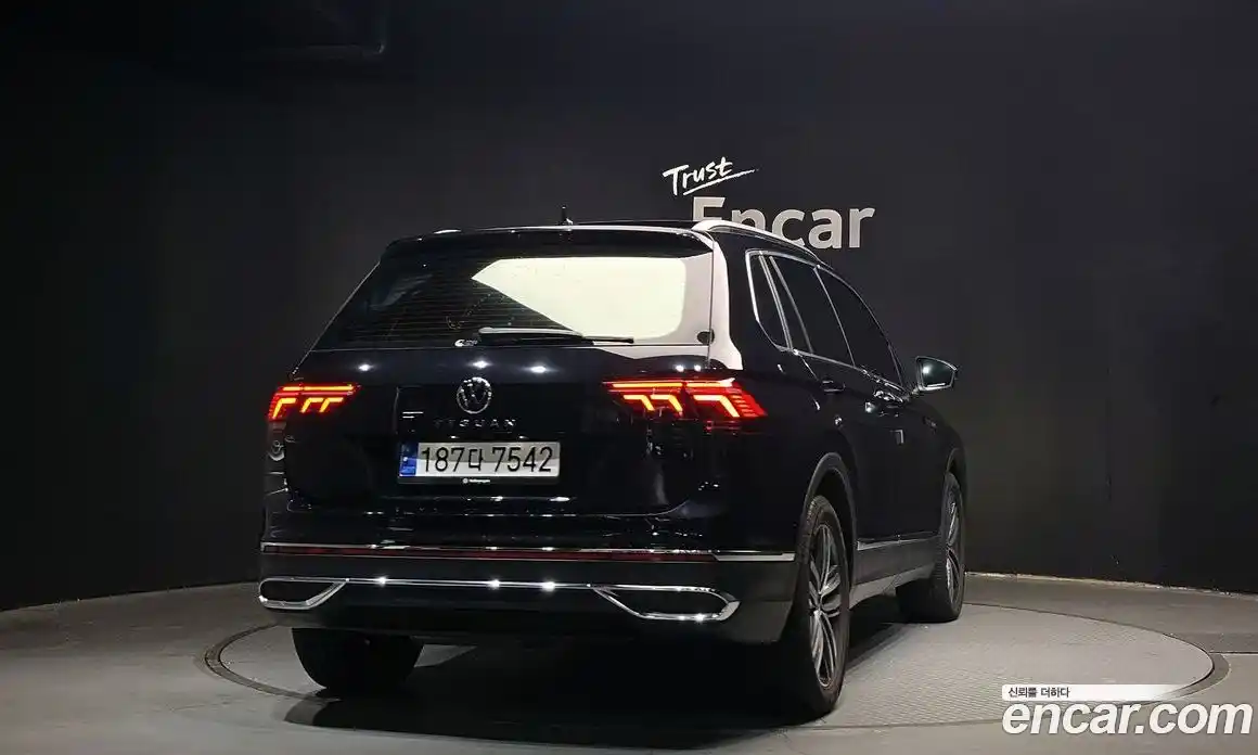 Volkswagen Tiguan 2023 2.0 гидро в Москве № 199040, фото 4