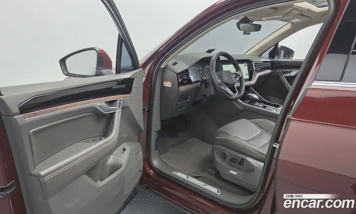 Volkswagen Touareg 2023 3.0 гидро в Москве № 199057, фото 10