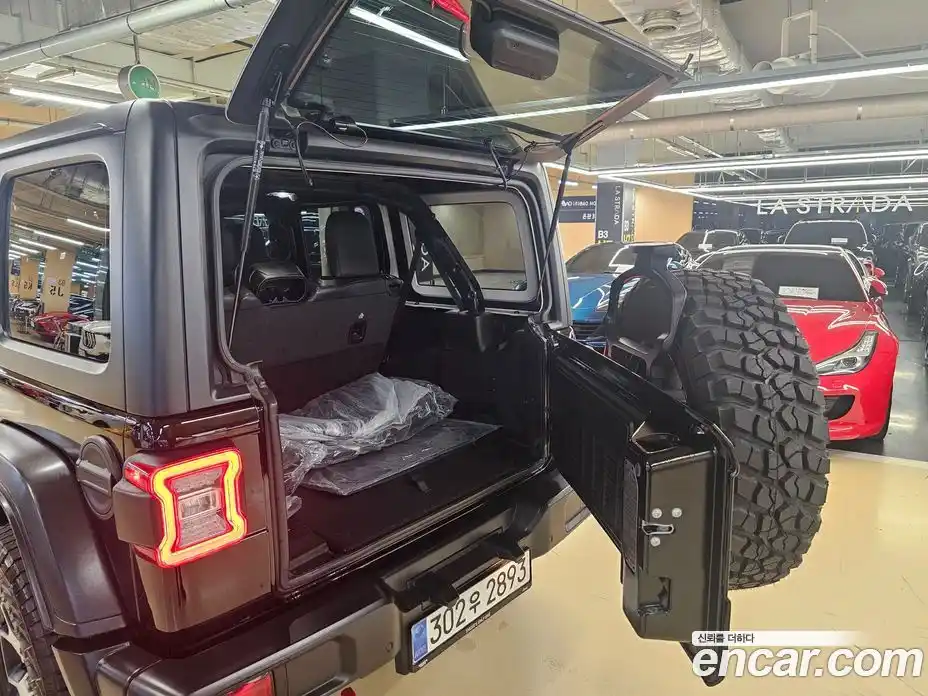 Jeep Wrangler 2022 2.0 гидро в Москве № 210696, фото 13