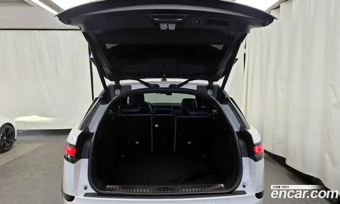 Land Rover Range-Rover Velar 2017 2.0 гидро в Москве № 213647, фото 20
