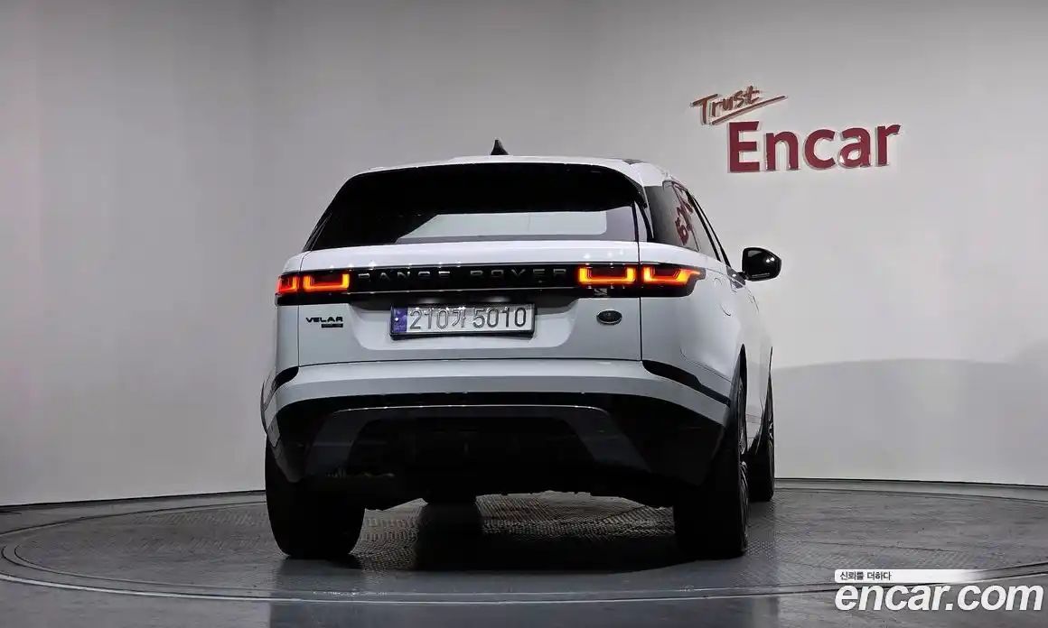 Land Rover Range-Rover Velar 2017 2.0 гидро в Москве № 213647, фото 4