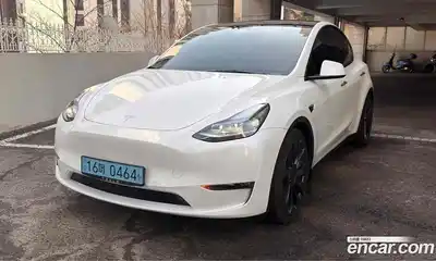 Tesla Model Y, 2022