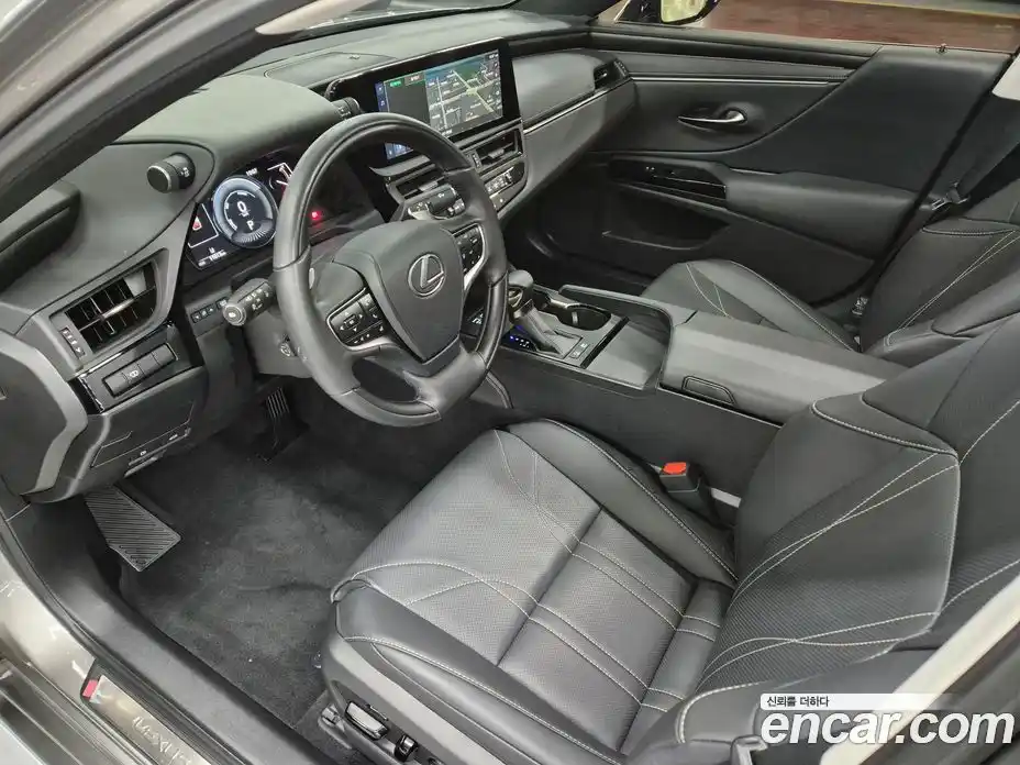 Lexus ES 2025 2.5 вариатор в Москве № 214761, фото 13