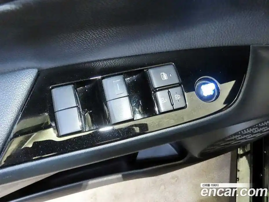 Toyota Prius 2022 1.8 гидро в Москве № 215657, фото 13