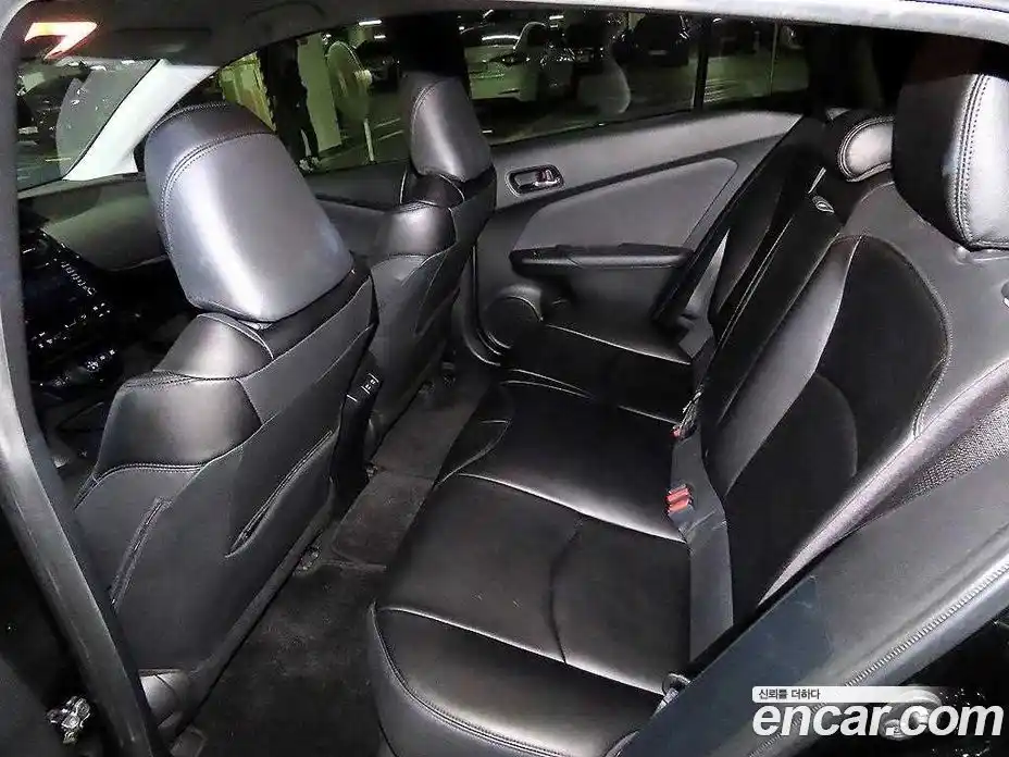 Toyota Prius 2022 1.8 гидро в Москве № 215657, фото 7