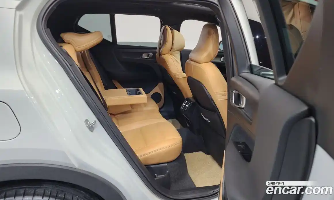 Volvo XC40 2021 2.0 гидро в Москве № 230362, фото 12
