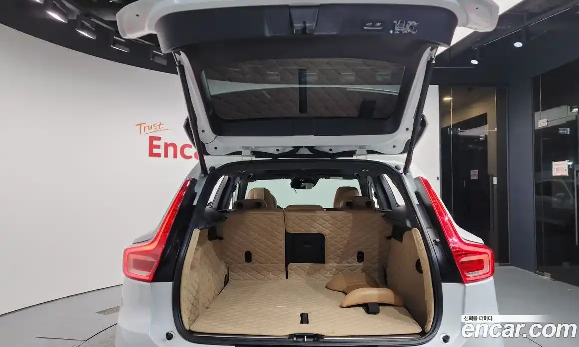 Volvo XC40 2021 2.0 гидро в Москве № 230362, фото 20
