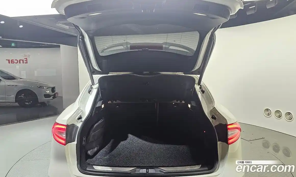 Maserati Levante 2018 3.0 гидро в Москве № 255938, фото 20