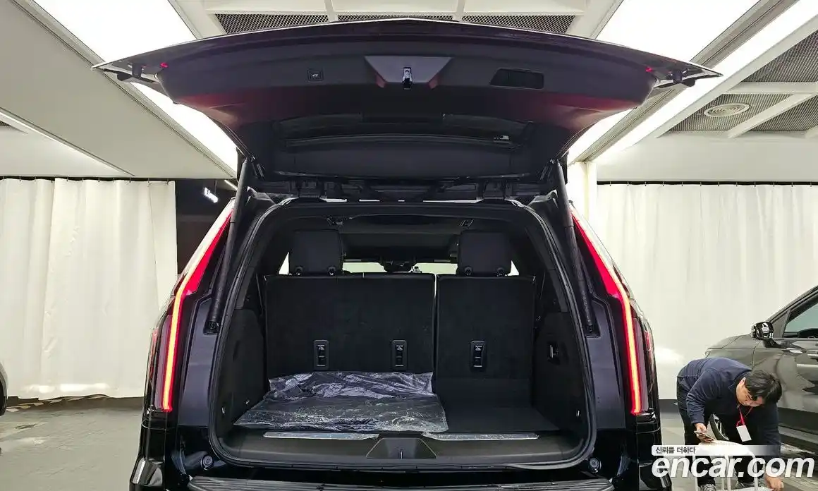 Cadillac Escalade 2023 6.2 гидро в Москве № 256475, фото 20