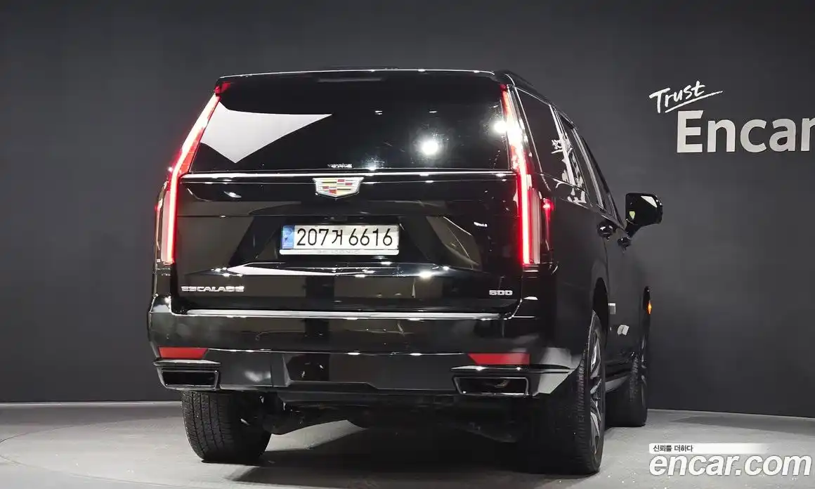 Cadillac Escalade 2023 6.2 гидро в Москве № 256475, фото 4